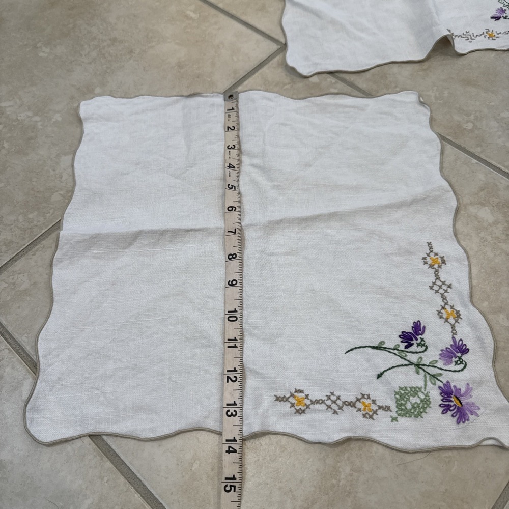 Vintage embroidered‎ Floral handkerchiefs or Napkins 14" by 14" Lot Of 5 - Picture 11 of 11